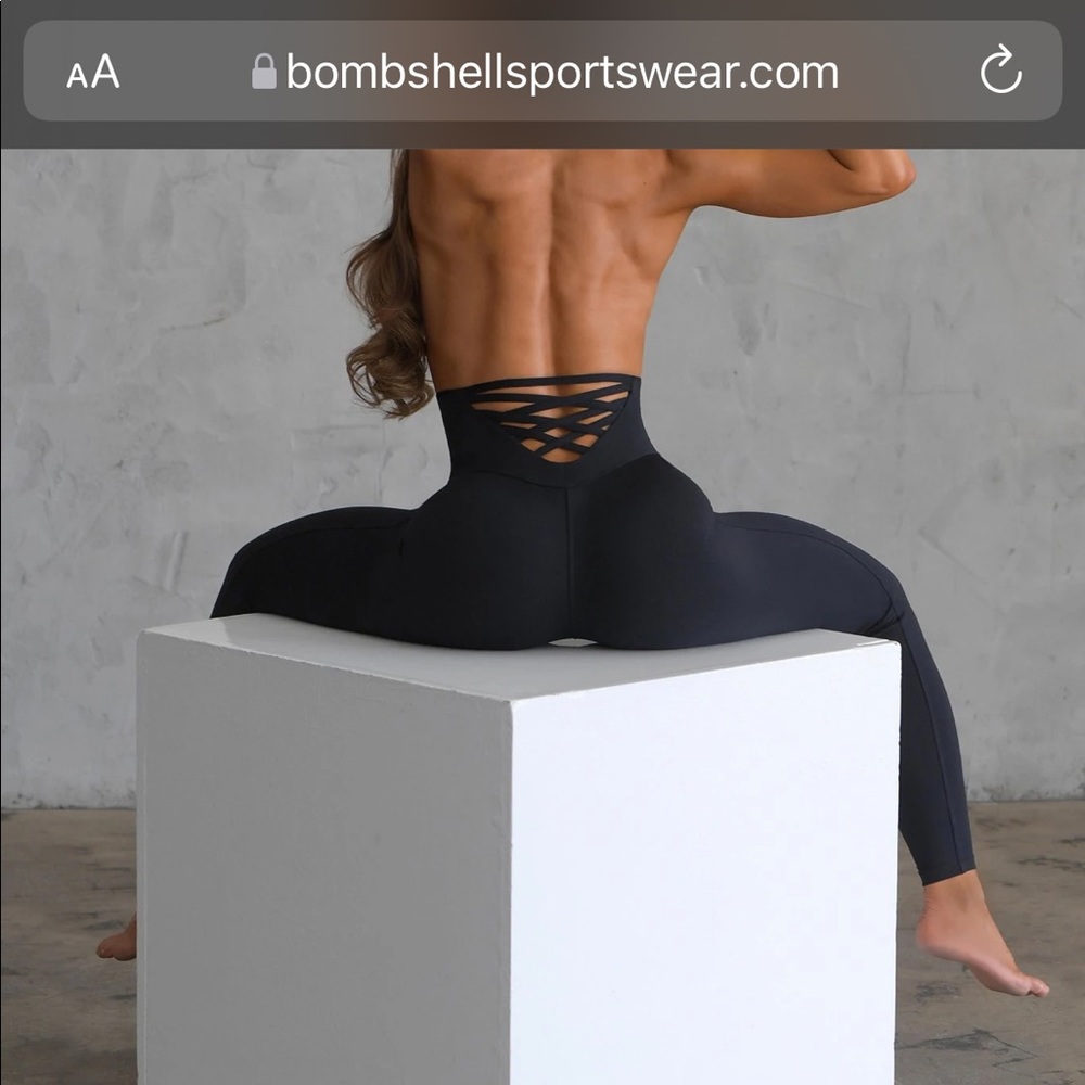 Bombshell sexy back leggings - no tag size small- gently used